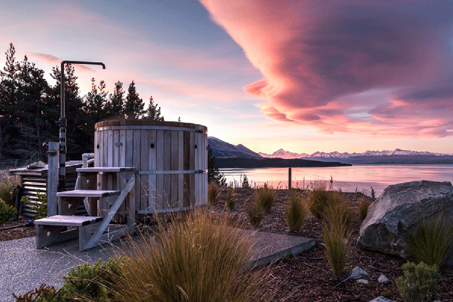 Hot tub at Mt Cook Alpine Retreat luxury lodge, New Zealand