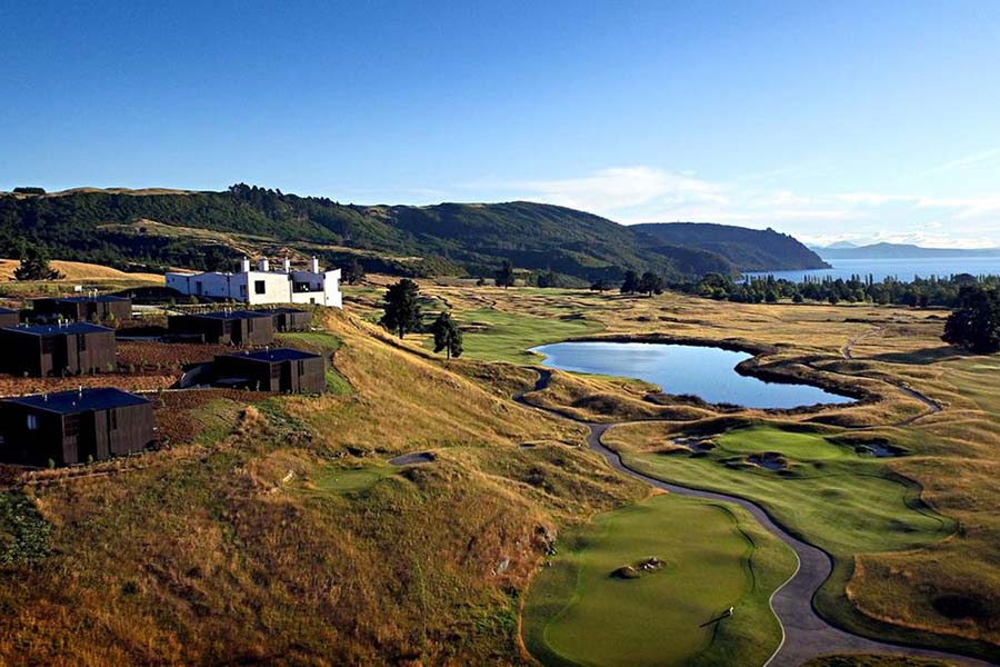 The Lodge at Kinloch Taupo golf courses luxury lodges of New Zealand